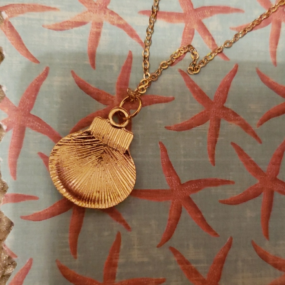 Shell necklace - Picture 3 of 5